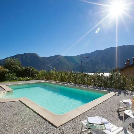 Sleeps 5 Pool Air Con Lägenhet *