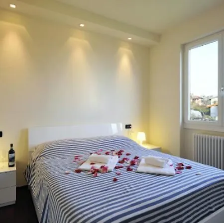 Sleeps 5 Pool Air Con Ossuccio