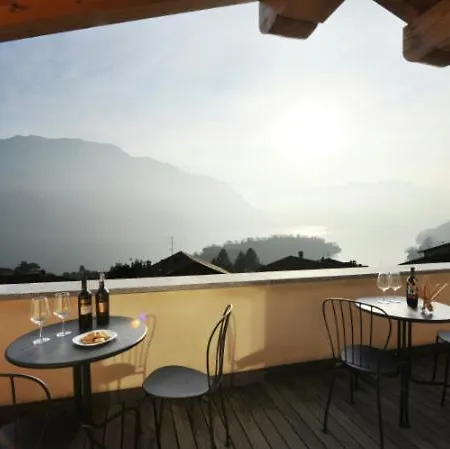 Sleeps 5 Pool Air Con * Ossuccio