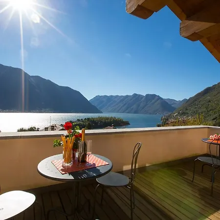 Sleeps 5 Pool Air Con